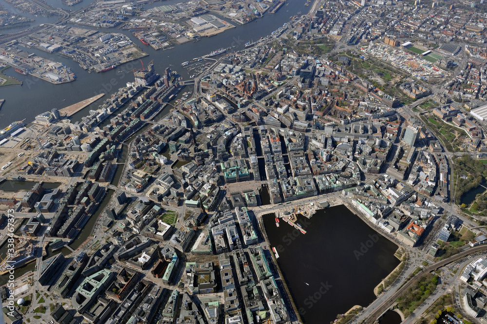 Fototapeta premium Hamburg Innenstadt aus der Luft