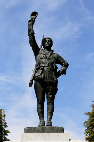 Memorial to American Volunteers  honors WWI Soldier and Franco-American relationship during World War I - Paris  France - shot August 2015