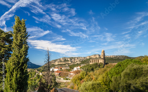 Le village de Patrimonio en Corse photo
