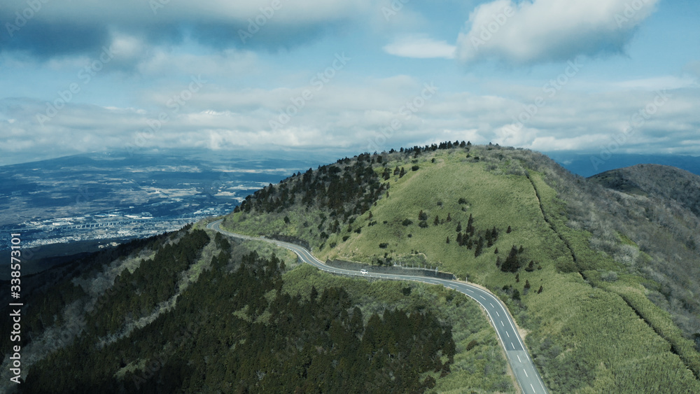 峠道 山道 空撮 道路 車 車道 俯瞰 Stock Photo Adobe Stock