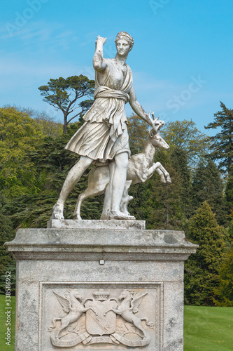 The statue in powerscourt estate