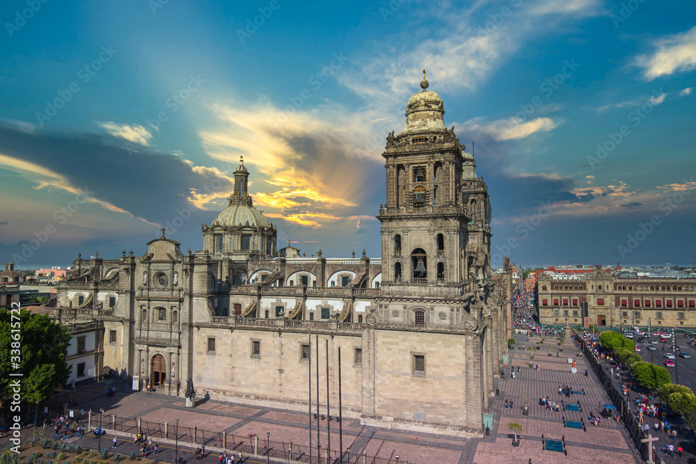 Obraz premium Mexico city, Central Zocalo Plaza and landmark Metropolitan Cathedral of the Assumption of Blessed Virgin Mary