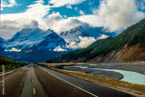 Magnificent IceField highway through the glorious Banff and Jasper parks of the norther Rockies located in Canada  © Abraham