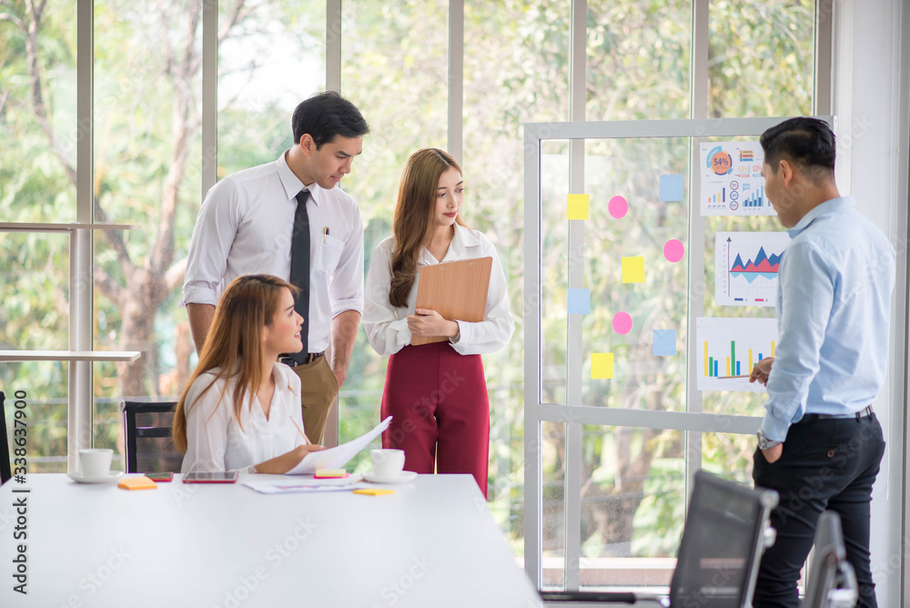 Fototapeta premium Asian business coworker people talking in the meeting room