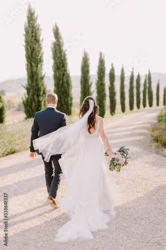 Wedding couple travel Tuscany in Italy