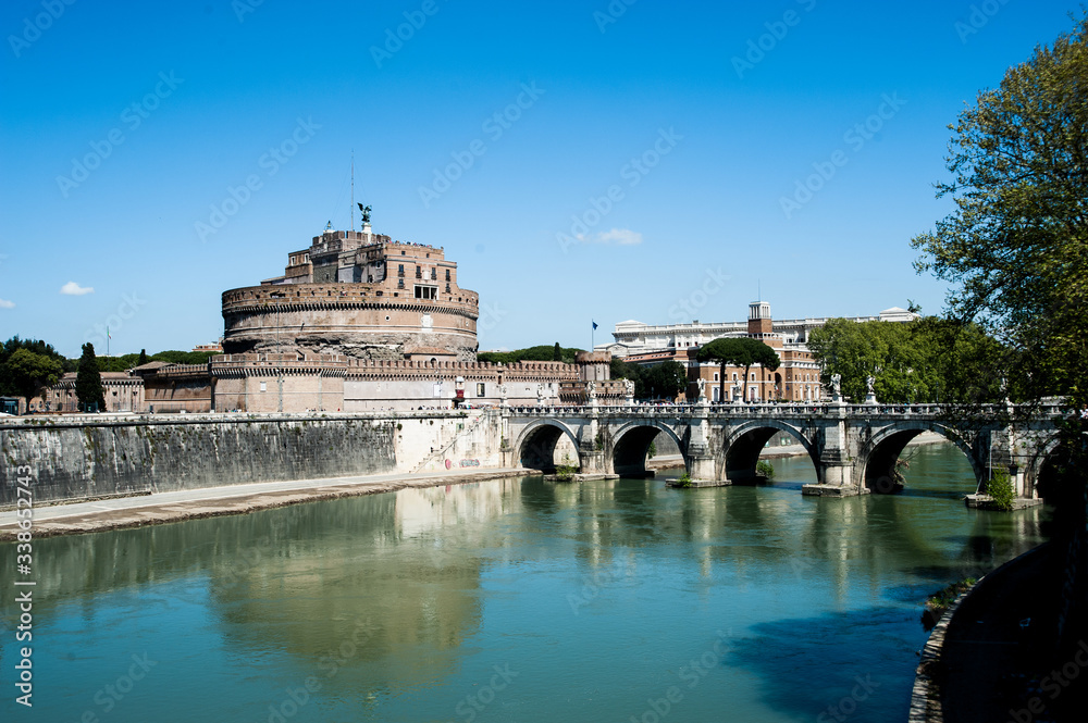 castel sant angelo and river