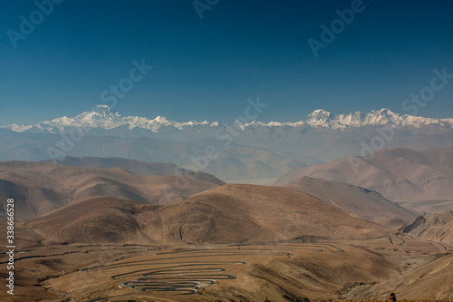 mountain landscape in the himalayas a vast mountain system in southern Asia that extends for 1 500 miles  2 400 km  from Kashmir east to Assam. The Himalayas consist of a series of parallel ranges tha