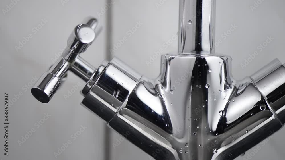The sound of the dripping tap, in the everyday situation of a kitchen