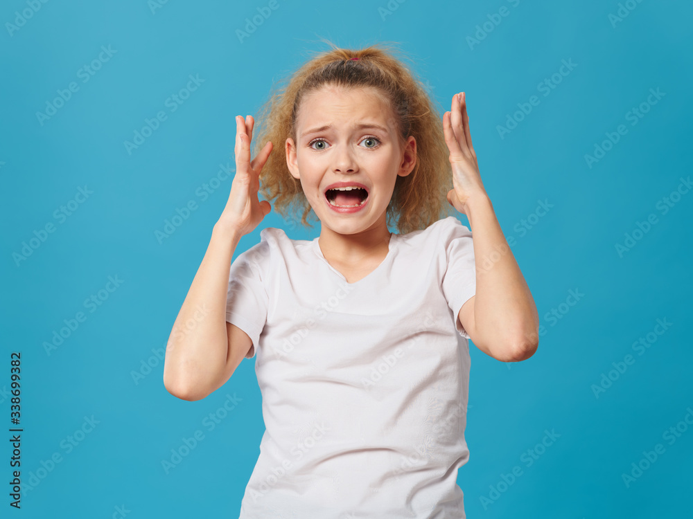 Fototapeta premium portrait of a little girl