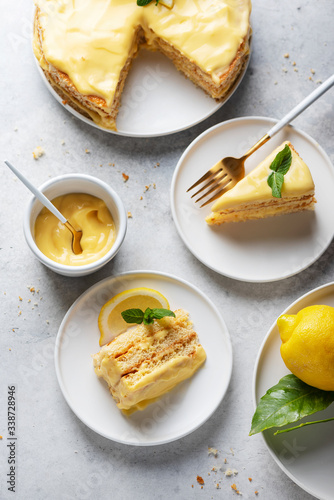  sweet cake with lemon cream