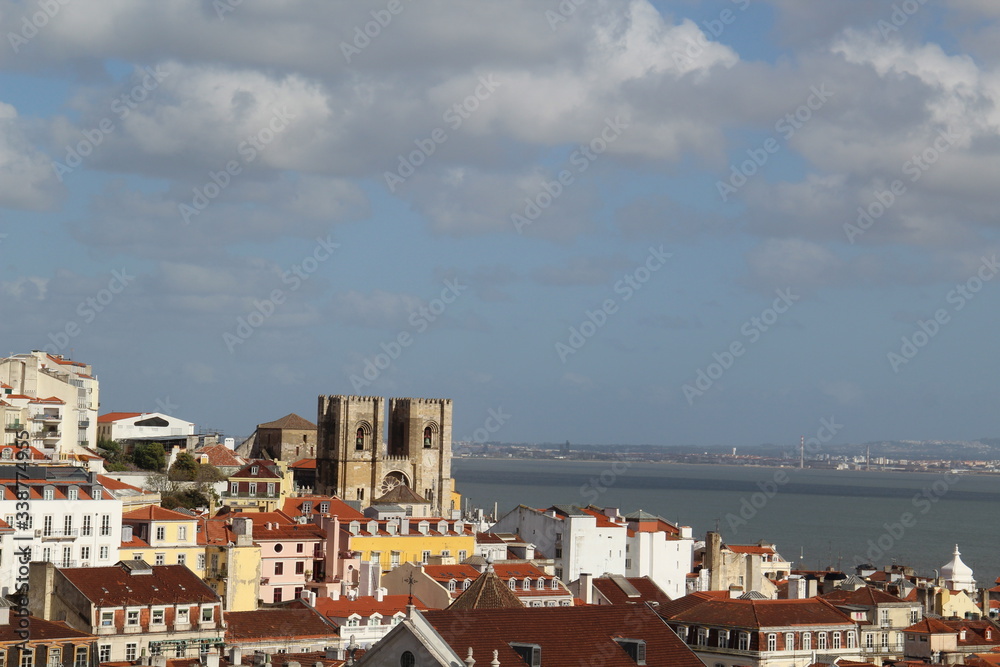 Lisbonne, vue aerienne Chateau saint Georges
