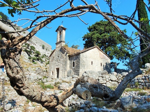 Sveti Juraj Kirche hinter der Festung von Kotor in Montenegro photo