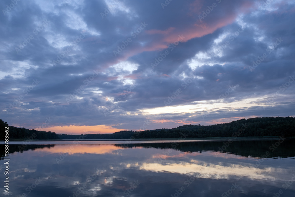 Fototapeta premium poranek na jeziorem