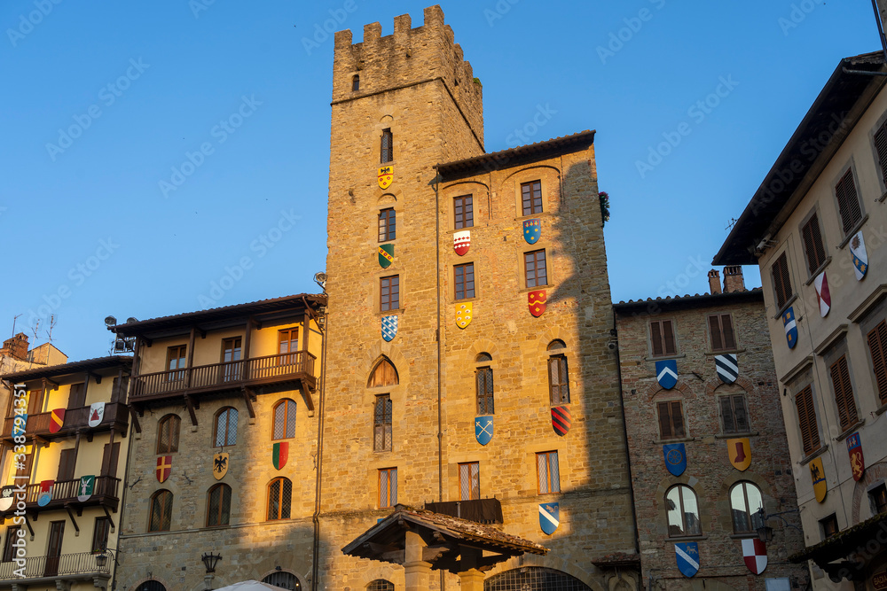 Fototapeta premium Arezzo, Tuscany: historic buildings in Piazza Grande