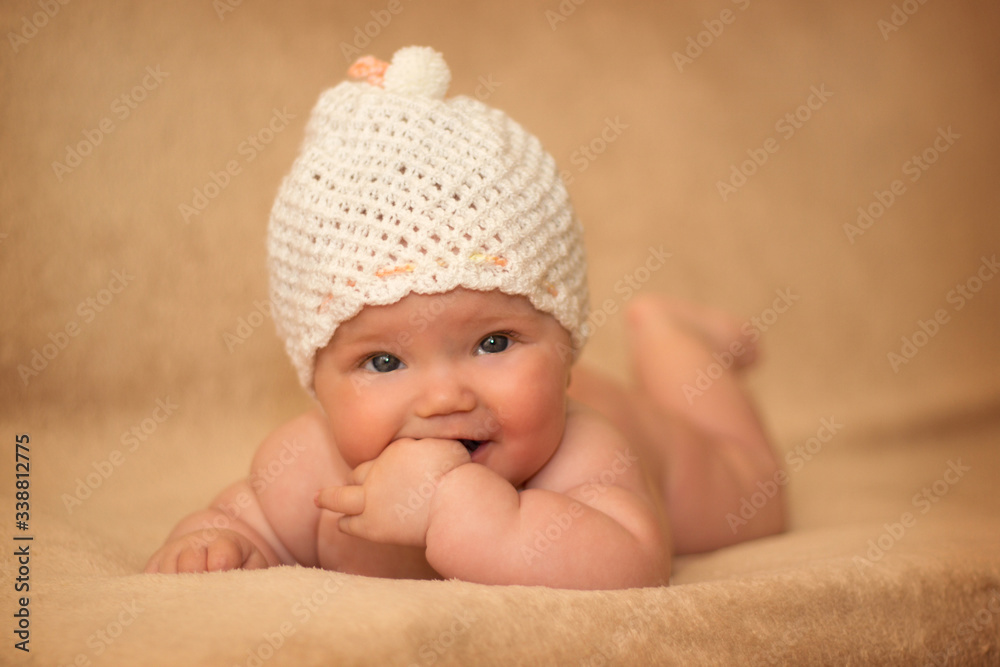 Newborn baby girl i Newborn baby girl i