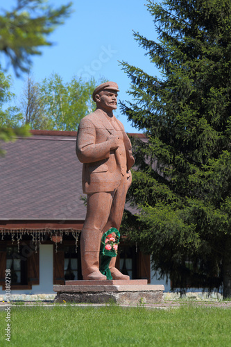 A statue of Lenin in the resort of Belokurikha in the Altai region in Siberia photo