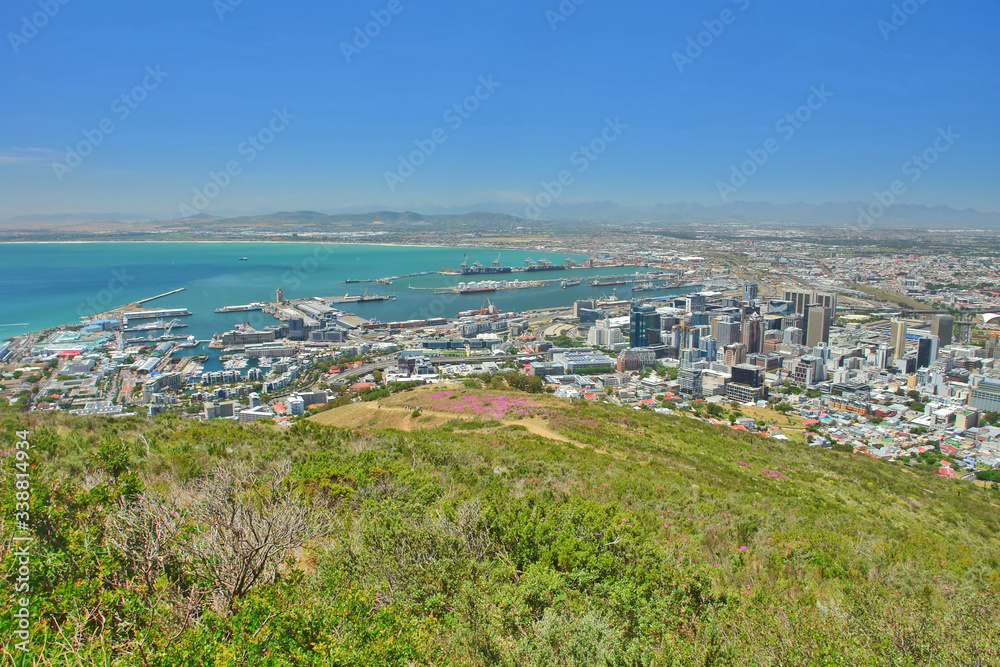 Obraz premium Cape Town or Kaapstad - the legislative capital of South Africa.