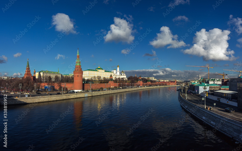 The most famous panorama of Moscow. The best view of the Moscow River and the Kremlin. Excursions and walks around the city. City Embankment The most famous panorama of Moscow. The best view of the Moscow River and the Kremlin. Excursions and walks around the city. City Embankment