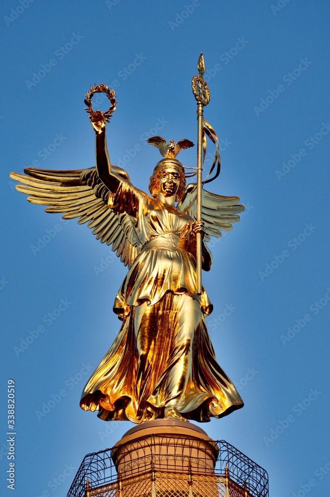 Fototapeta premium The Goldelse in Berlin Tiergarten