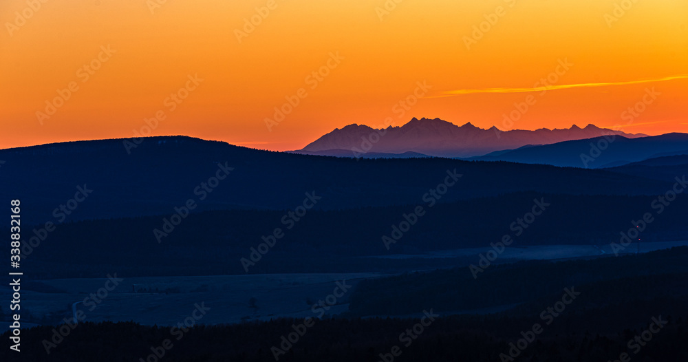 Zachód słońca, Tatry w oddali, Zachód słońca z Tatrami w tle.  Super przejrzystość powietrza, góry, doliny