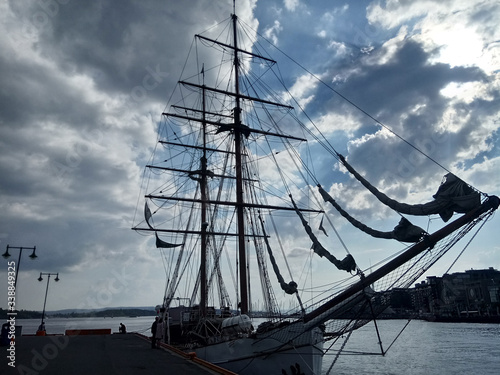 Photography ship in the sea