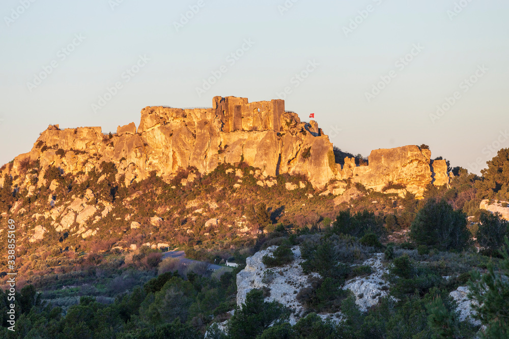 Le château fort en ruine du XIe des Baux de Provence, labellisé Les Plus Beaux Villages de France, Parc naturel régional des Alpilles 
