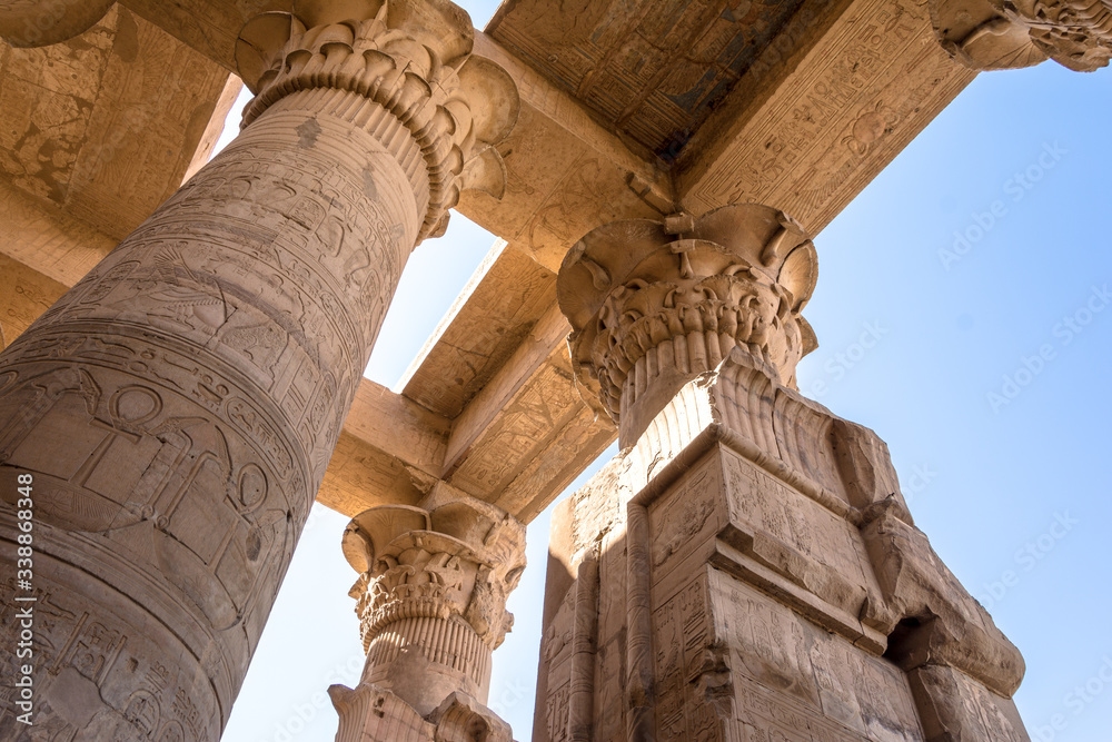 Detalhes de arquitetura egípcia em templos
