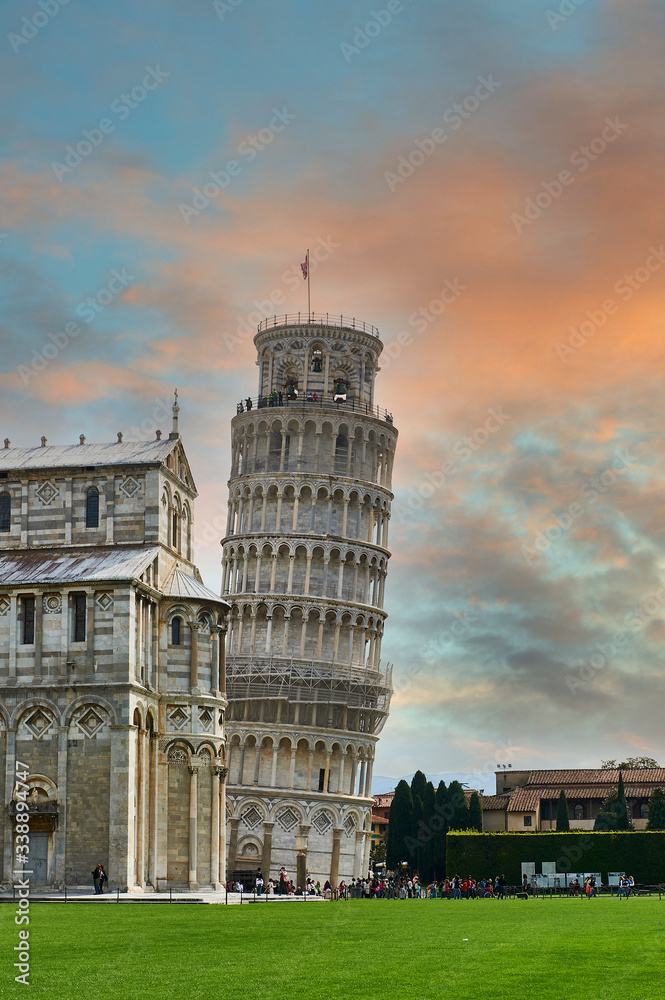 Leaning Tower of Pisa, Piazza del Duomo, Cathedral Square, Campo dei Miracoli, Square of Miracles, UNESCO world heritage site, Tuscany, Italy, Europe.
