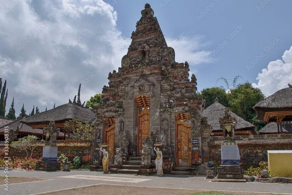 Hindu religious buildings in Ulun Danu Water Temple complex.
