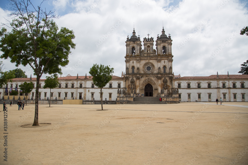 Alcobaça, Portugal: Panorama Ansicht des berühmten Klosters Mosteiro de Santa Maria 