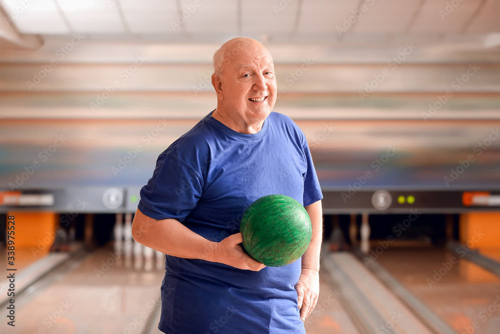 Portrait of senior man in bowling club Stock-Foto | Adobe Stock