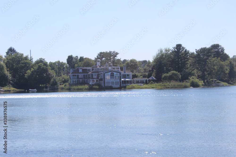 Fototapeta premium House on River