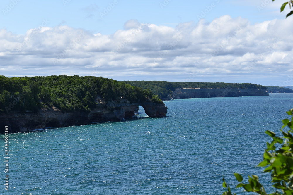 Naklejka premium Pictured rock lake shore 