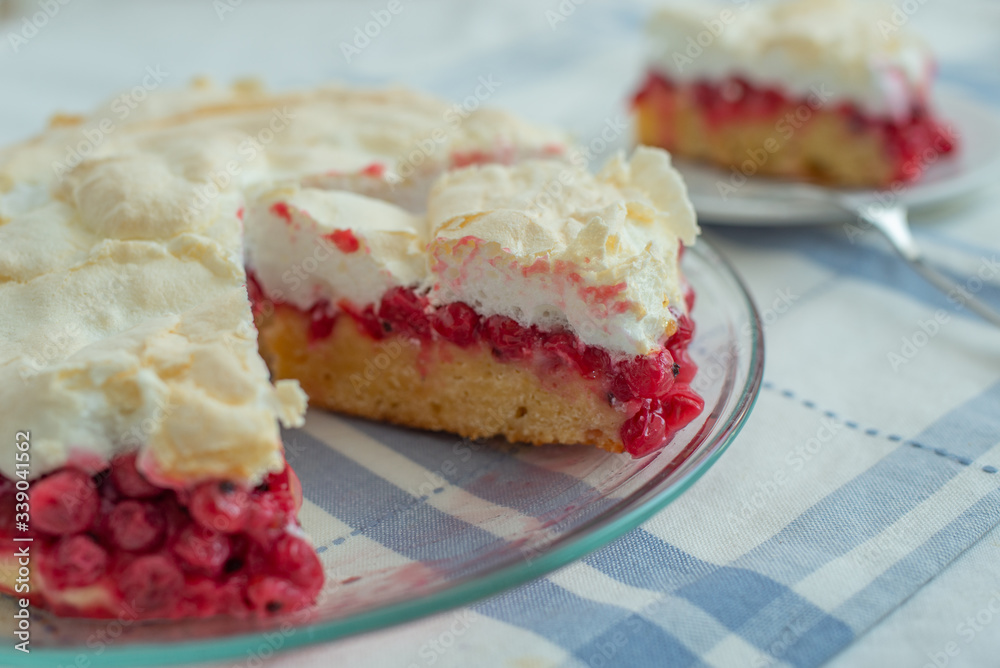 Delicious homemade tart with red currants and meringue Delicious homemade tart with red currants and meringue