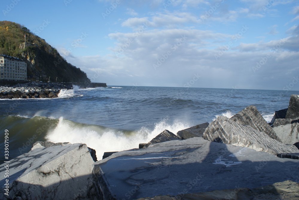 Obraz premium The Terrible Mediterranean Sea in San Sebastian, Spain