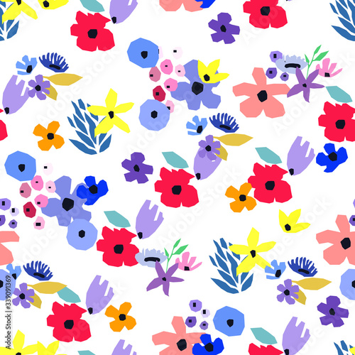 Seamless pattern. Vector floral design with wildflowers. Romantic background © lolya1988