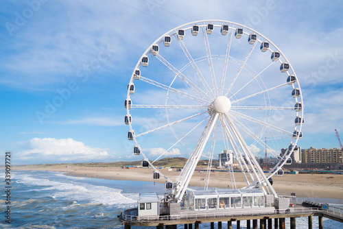 Quadro em tela ferris wheel at beach