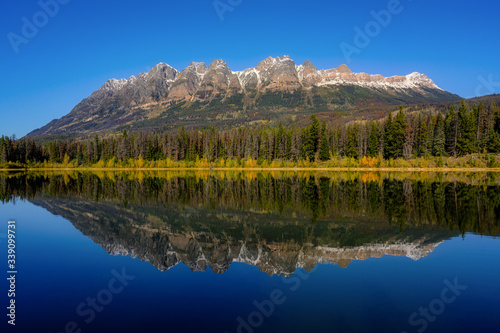 Yellowhead Lake, Jasper Alberta Kanada ,Yellowhead Mountain, Lucerne Peak