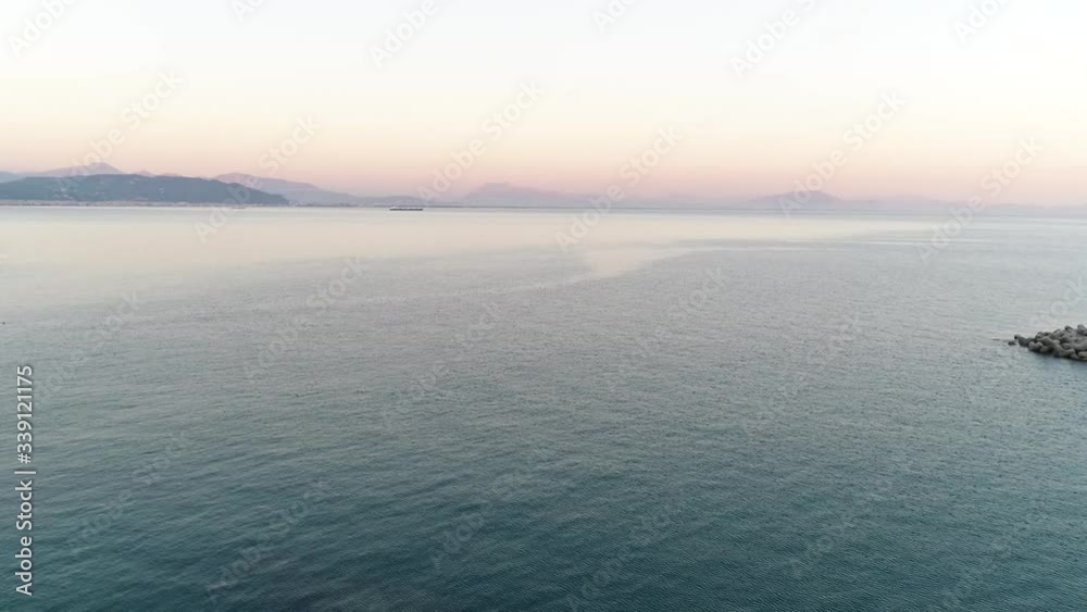 un giro per il lungomare di cetera. un giro per il lungomare di cetera.