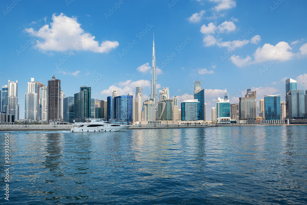 Fototapeta premium DUBAI - Amazing view on Dubai city center skyline, United Arab Emirates