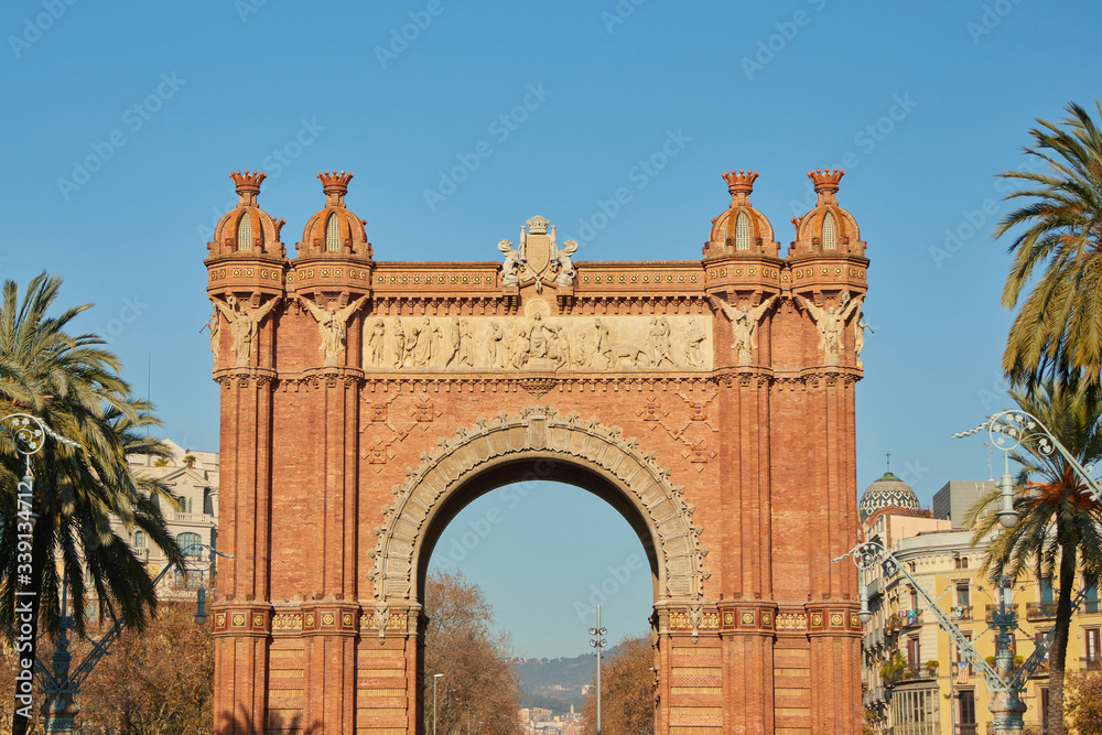 Fototapeta premium The Arc de Triomf or Arco de Triunfo in spanish, is a triumphal arch in the city of Barcelona in Catalonia, Spain.