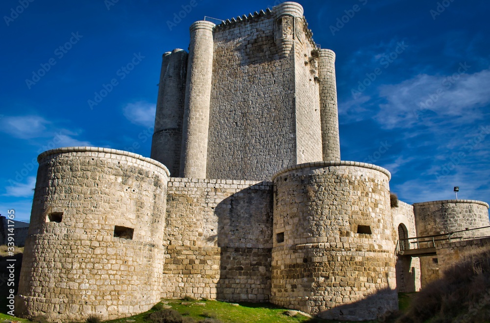 Lateral castillo de Iscar