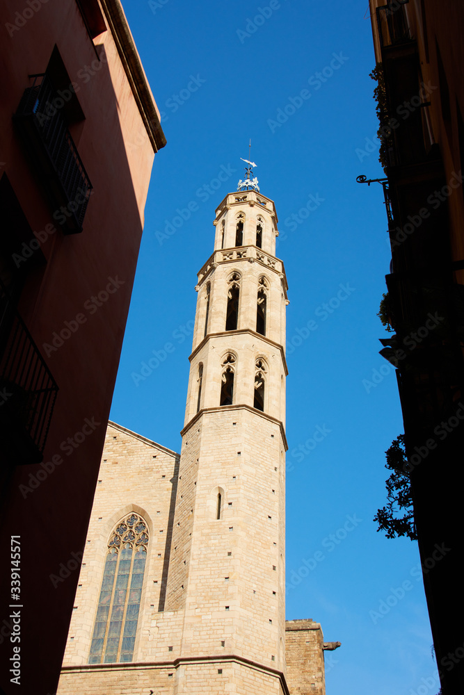 Fototapeta premium Santa Marie del Mar in Barcelona, Spain