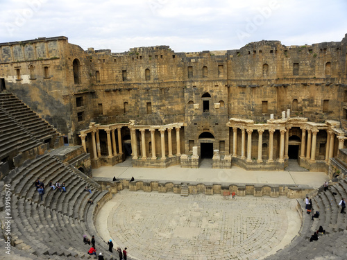 antico teatro do Bosra photo