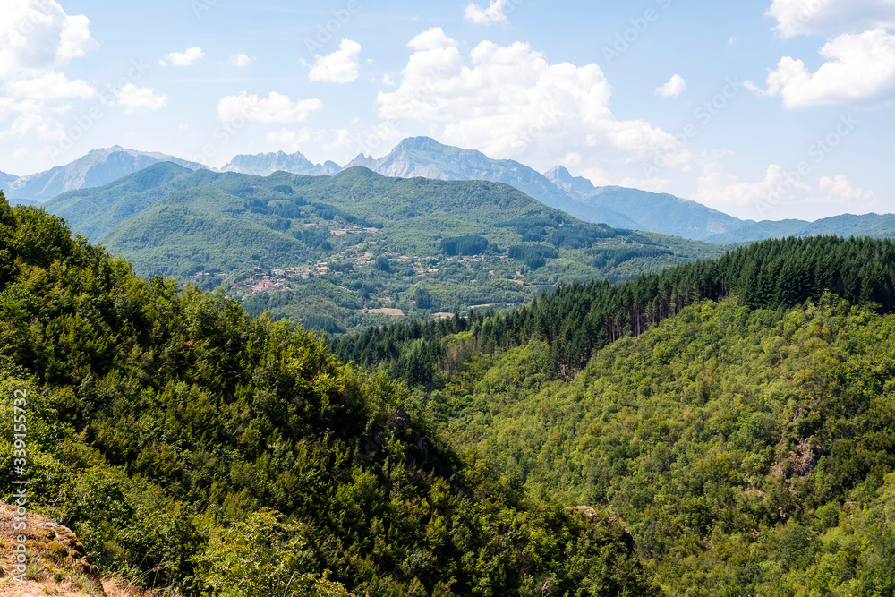 Naklejka premium Paysage à travers le nord de l' Italie
