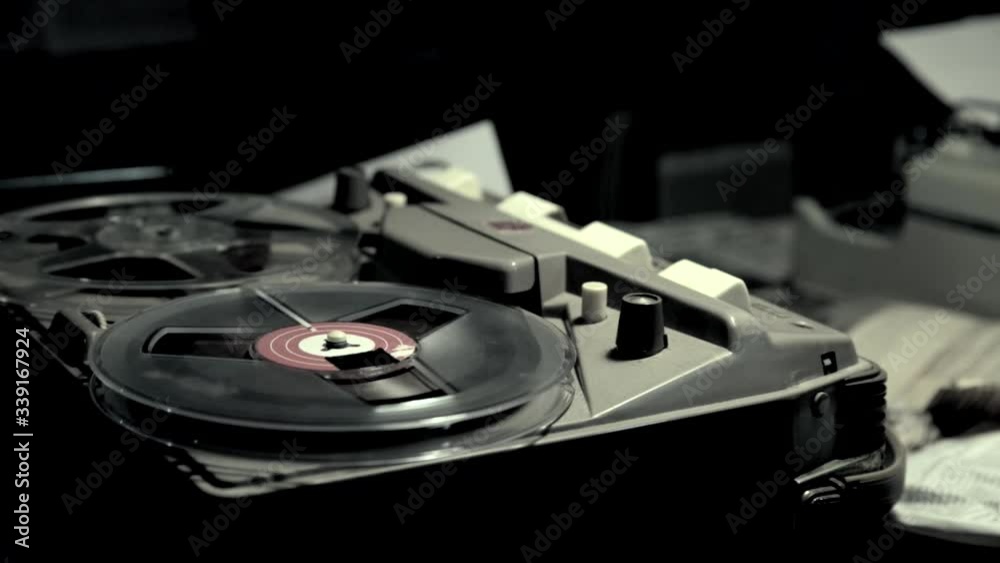 Tape recorder 02