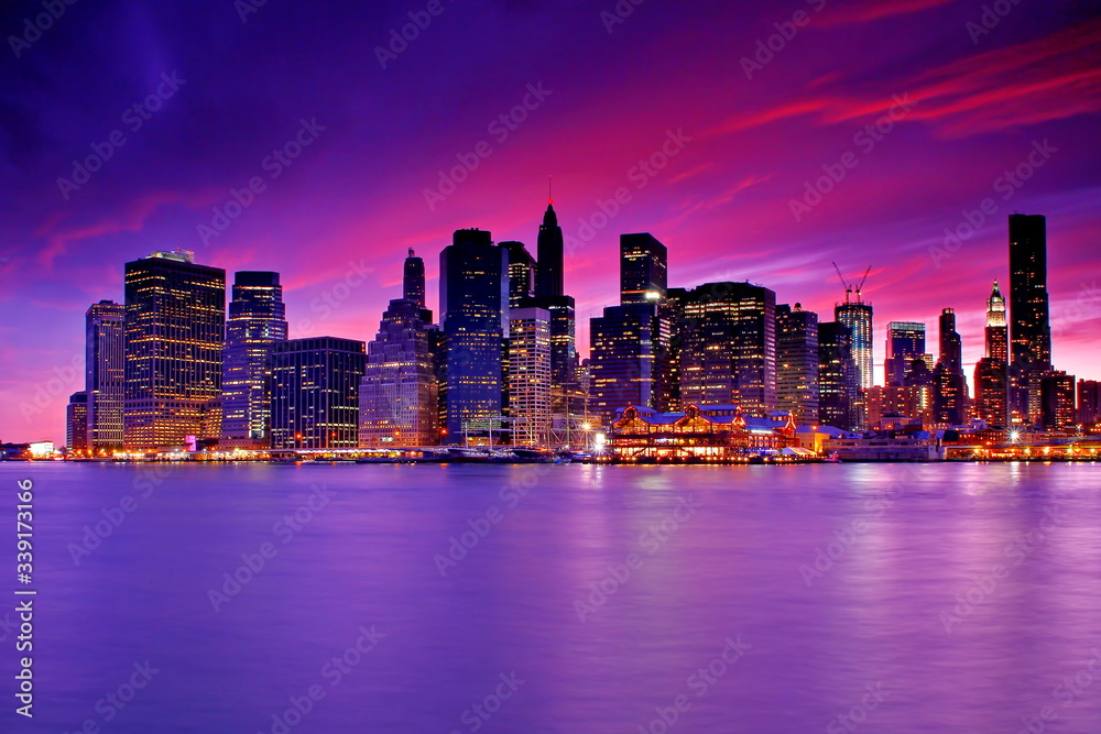Obraz premium Manhattan from Brooklyn Bridge Park in New York