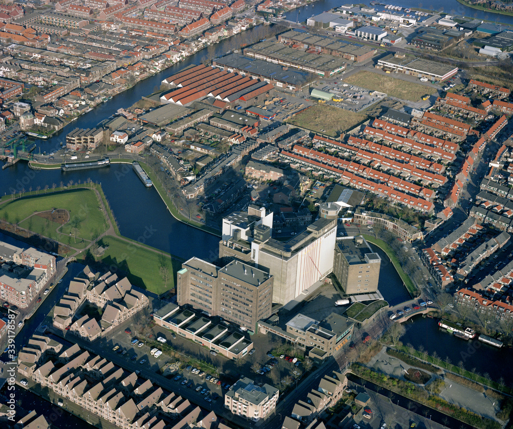 Fototapeta premium Leiden, Holland, March 07 - 1988: Historical aerial photo of the historical industrial complex De meelfabriek
