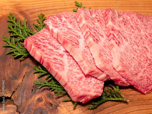 米沢牛　焼肉　上カルビ