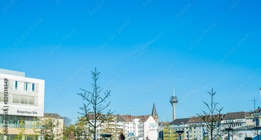 Fernsehturm Düsseldorf mit Blick